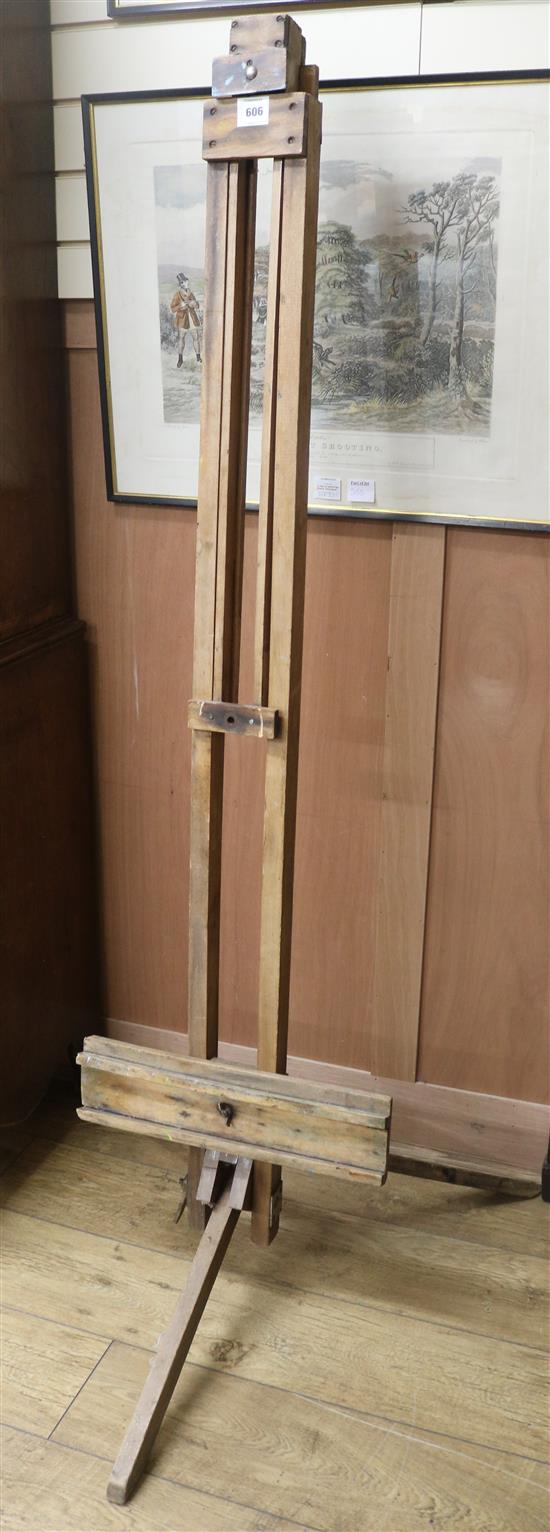 An Artists easel, H.172cm